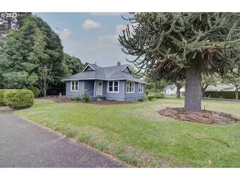 657 Oregon Way Longview WA 98632