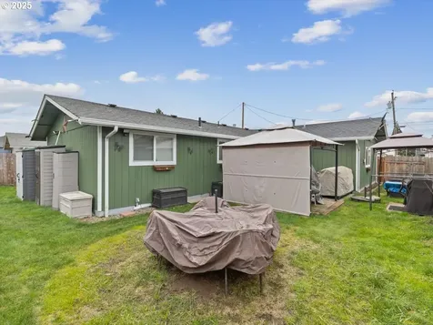 1425 Hiatt Street Lebanon OR 97355