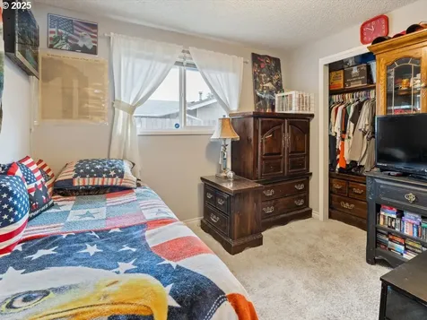 1425 Hiatt Street Lebanon OR 97355