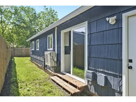 10810 NE Schuyler Street Portland OR 97220