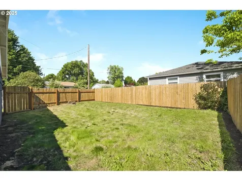 10810 NE Schuyler Street Portland OR 97220