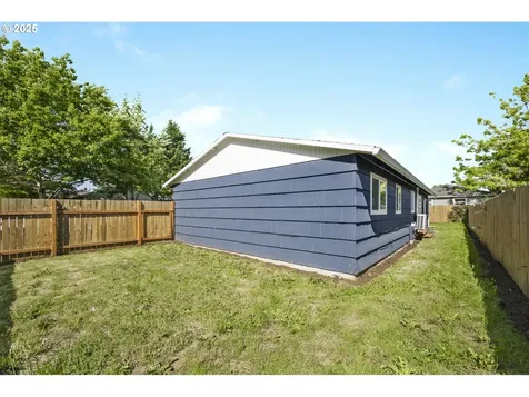 10810 NE Schuyler Street Portland OR 97220