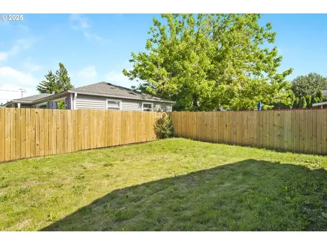 10810 NE Schuyler Street Portland OR 97220