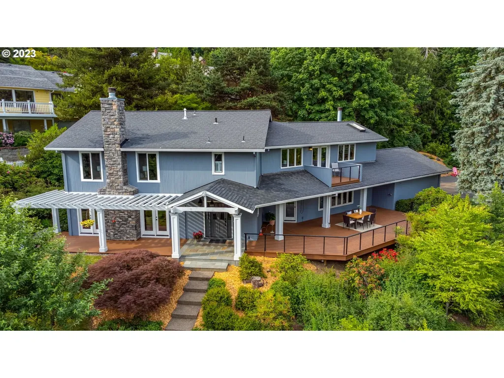 4001 Sw Downs View Court Portland OR 97221