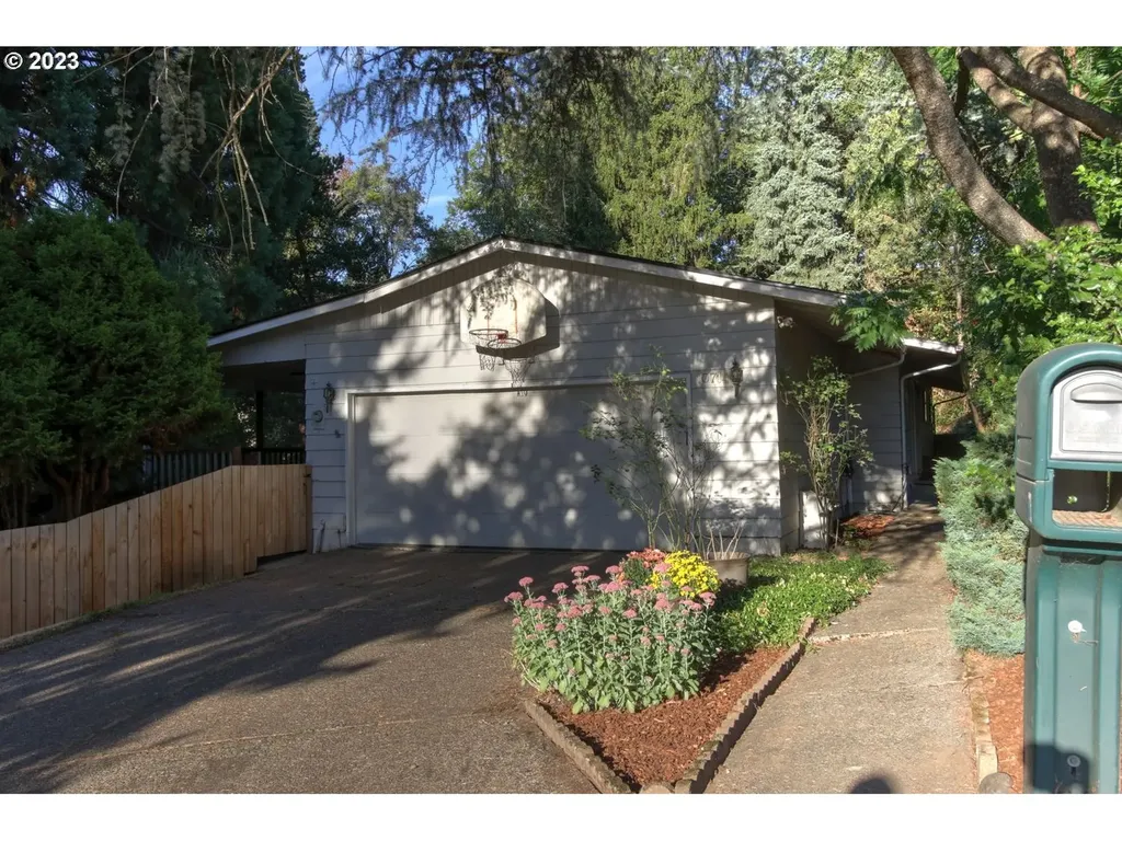 10714 Sw 62nd Place Portland OR 97219