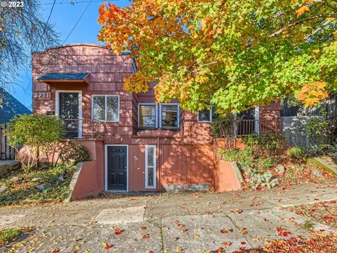 2711 Se Gladstone Street Portland OR 97202