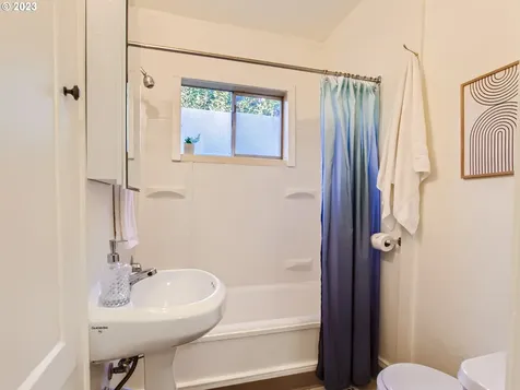 2711 Se Gladstone Street Portland OR 97202