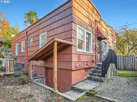 2711 Se Gladstone Street Portland OR 97202