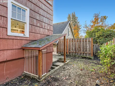 2711 Se Gladstone Street Portland OR 97202