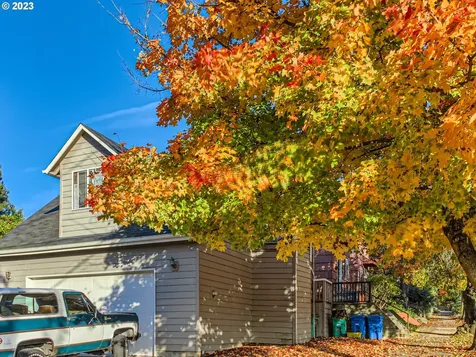 2711 Se Gladstone Street Portland OR 97202