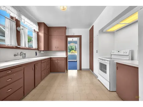 1923 SE 27th Avenue Portland OR 97214