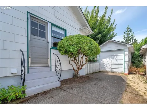 1923 SE 27th Avenue Portland OR 97214
