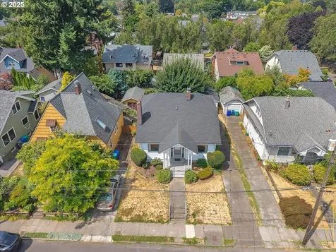 1923 SE 27th Avenue Portland OR 97214