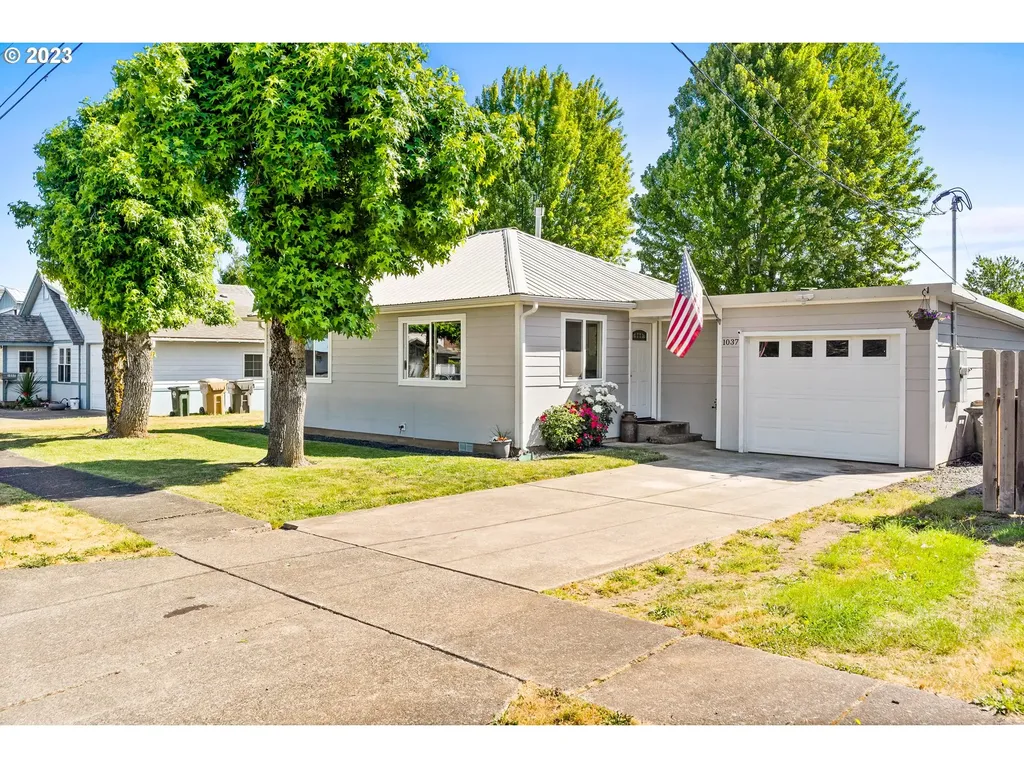 1037 15th Avenue Sweet Home OR 97386