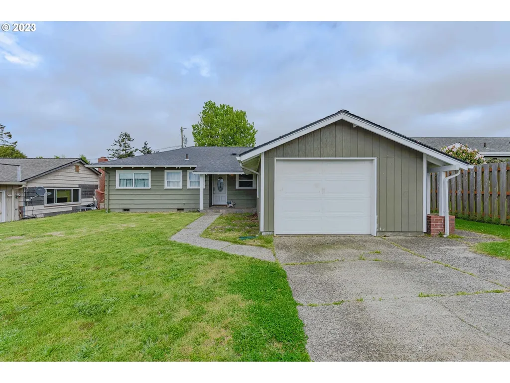 1859 Grant Street North Bend OR 97459