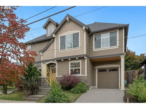 7374 N Macrum Avenue Portland OR 97203