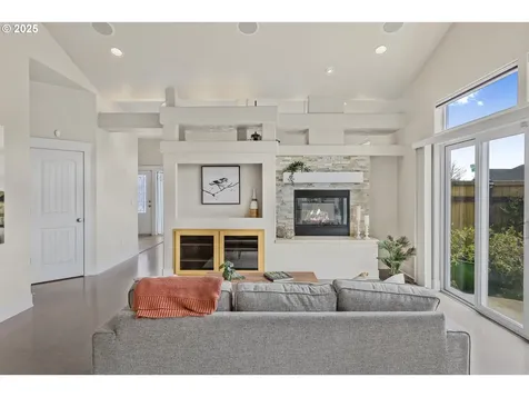 2291 Clear Vue Lane Springfield OR 97477