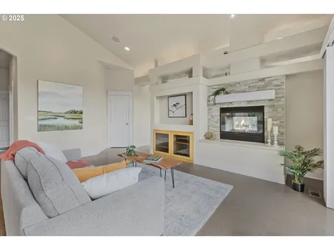 2291 Clear Vue Lane Springfield OR 97477