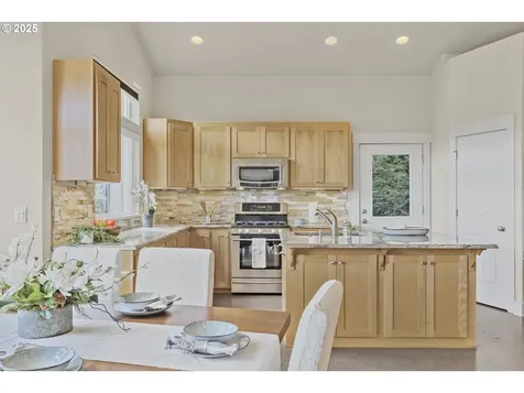 2291 Clear Vue Lane Springfield OR 97477