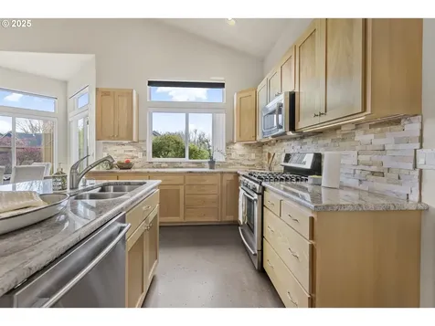 2291 Clear Vue Lane Springfield OR 97477