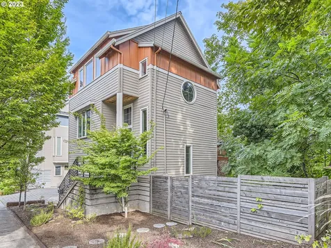 2909 SE Tacoma Street Portland OR 97202