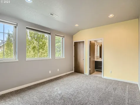 2909 SE Tacoma Street Portland OR 97202