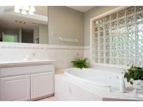 1023 Se 46th Avenue Troutdale OR 97060