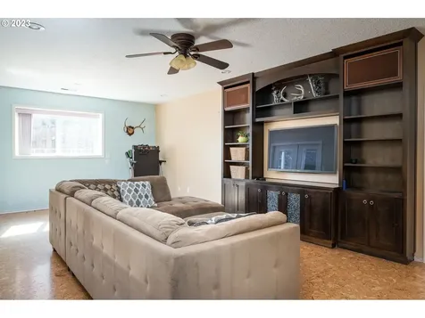 1023 Se 46th Avenue Troutdale OR 97060