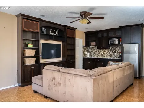 1023 Se 46th Avenue Troutdale OR 97060