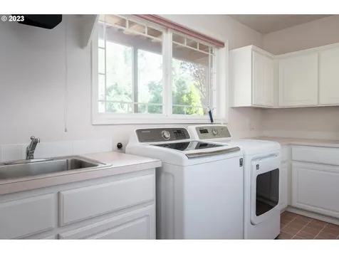 1023 Se 46th Avenue Troutdale OR 97060