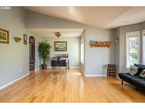1023 Se 46th Avenue Troutdale OR 97060