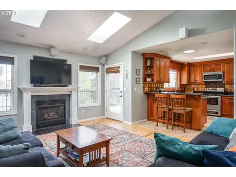 1023 Se 46th Avenue Troutdale OR 97060