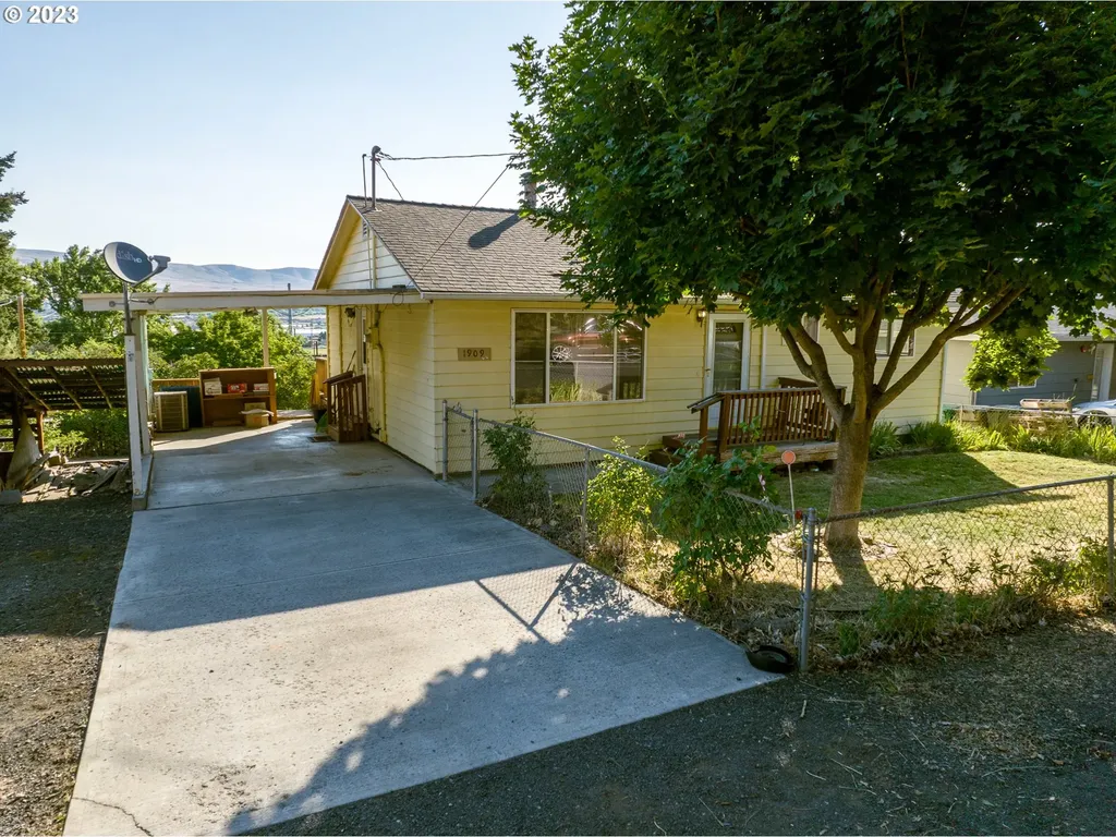 1909 W 13th Street The Dalles OR 97058