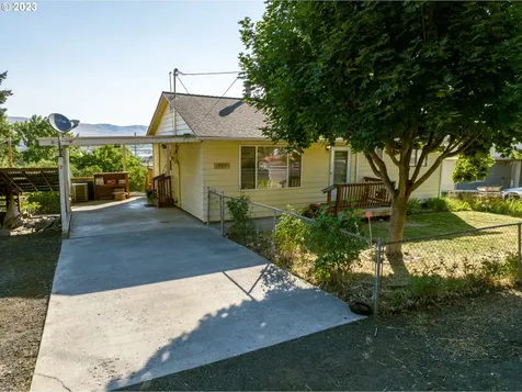 1909 W 13th Street The Dalles OR 97058