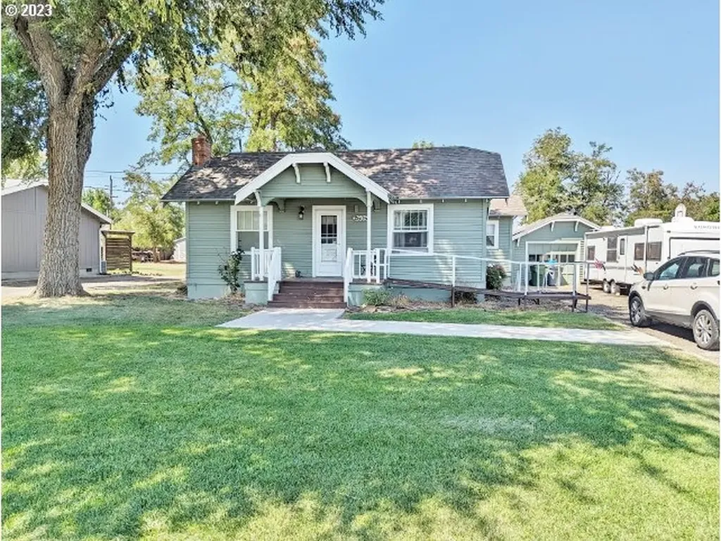 2605 E L Avenue La Grande OR 97850