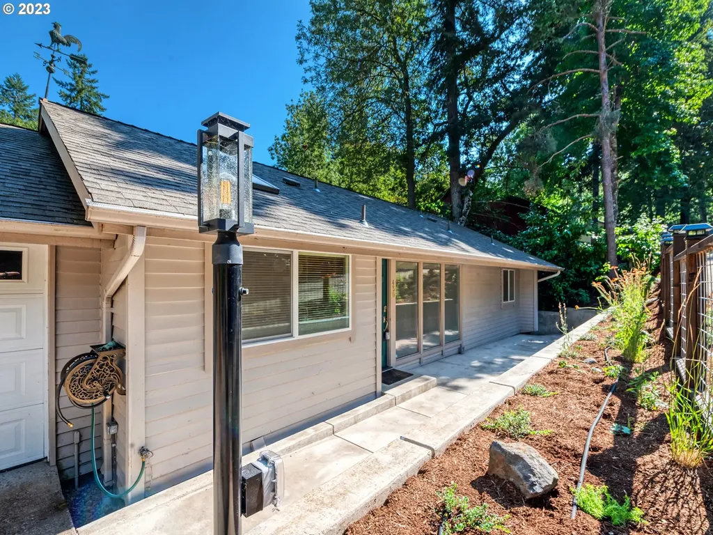 430 Lochmoor Place Eugene OR 97405