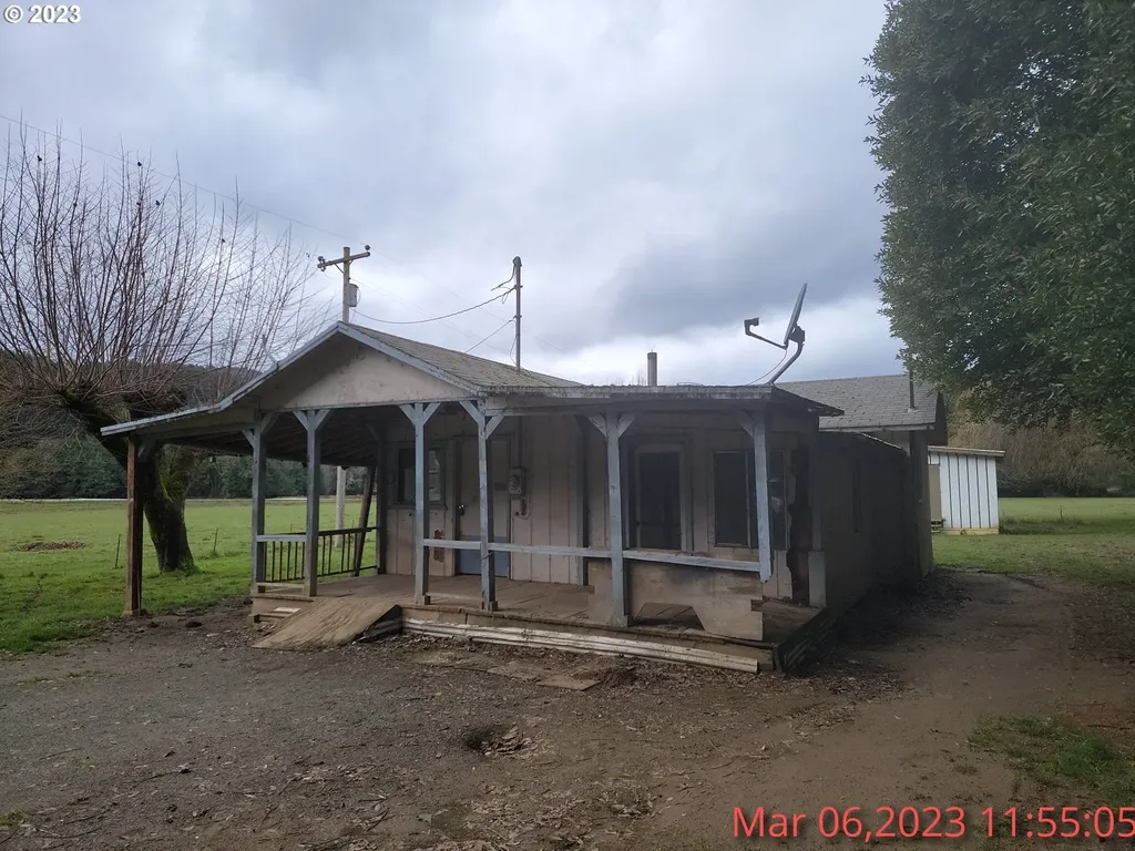 56548 Weaver Road Myrtle Point OR 97458