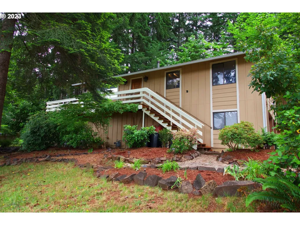 952 S U Street Cottage Grove OR 97424