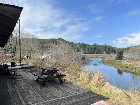 5844 N Fork Siuslaw Road Florence OR 97439