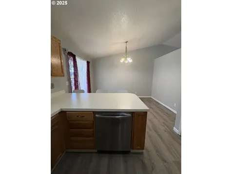 1255 S 13th Street Cottage Grove OR 97424