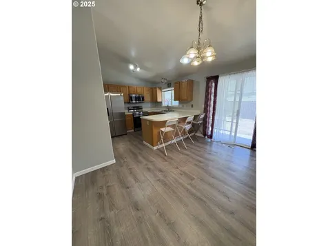 1255 S 13th Street Cottage Grove OR 97424