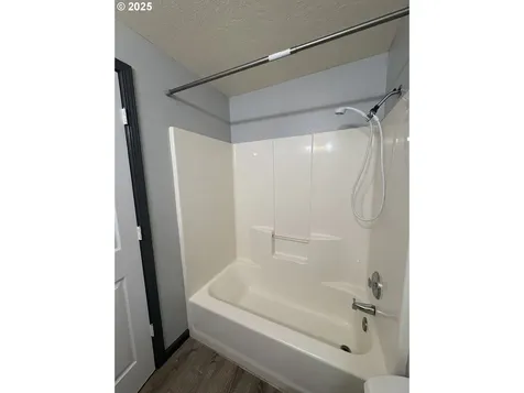 1255 S 13th Street Cottage Grove OR 97424