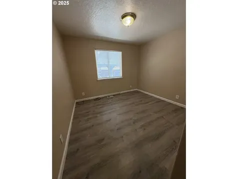 1255 S 13th Street Cottage Grove OR 97424