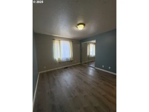 1255 S 13th Street Cottage Grove OR 97424