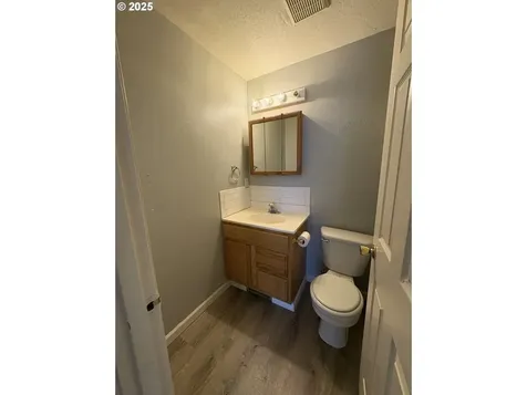 1255 S 13th Street Cottage Grove OR 97424