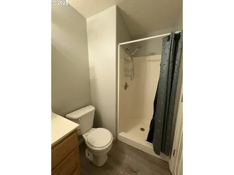 1255 S 13th Street Cottage Grove OR 97424