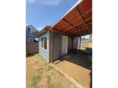 1255 S 13th Street Cottage Grove OR 97424