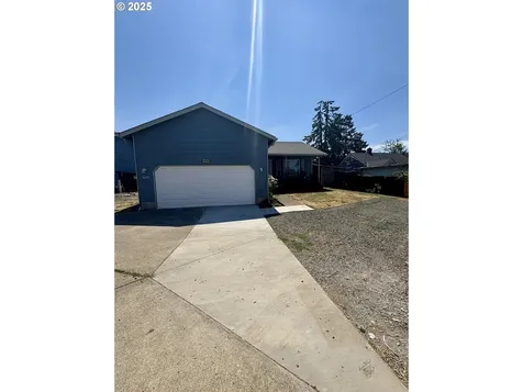 1255 S 13th Street Cottage Grove OR 97424