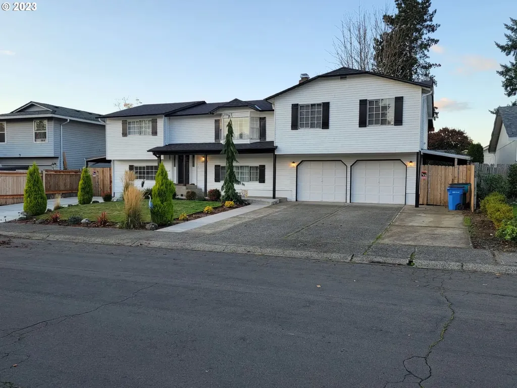 2202 NW 101st Street Vancouver WA 98685