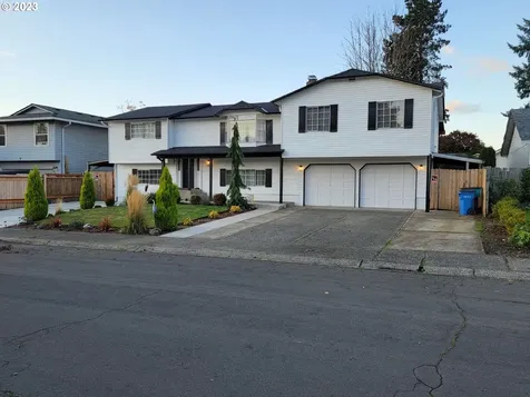 2202 NW 101st Street Vancouver WA 98685